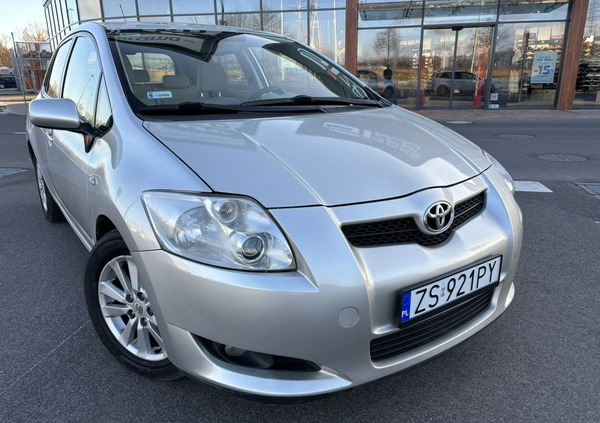 Toyota Auris cena 15900 przebieg: 252000, rok produkcji 2007 z Supraśl małe 137